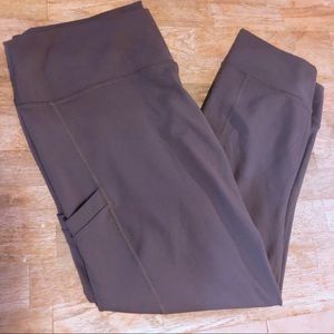 Fabletics XXL Powerform Capri Leggings - POCKET!